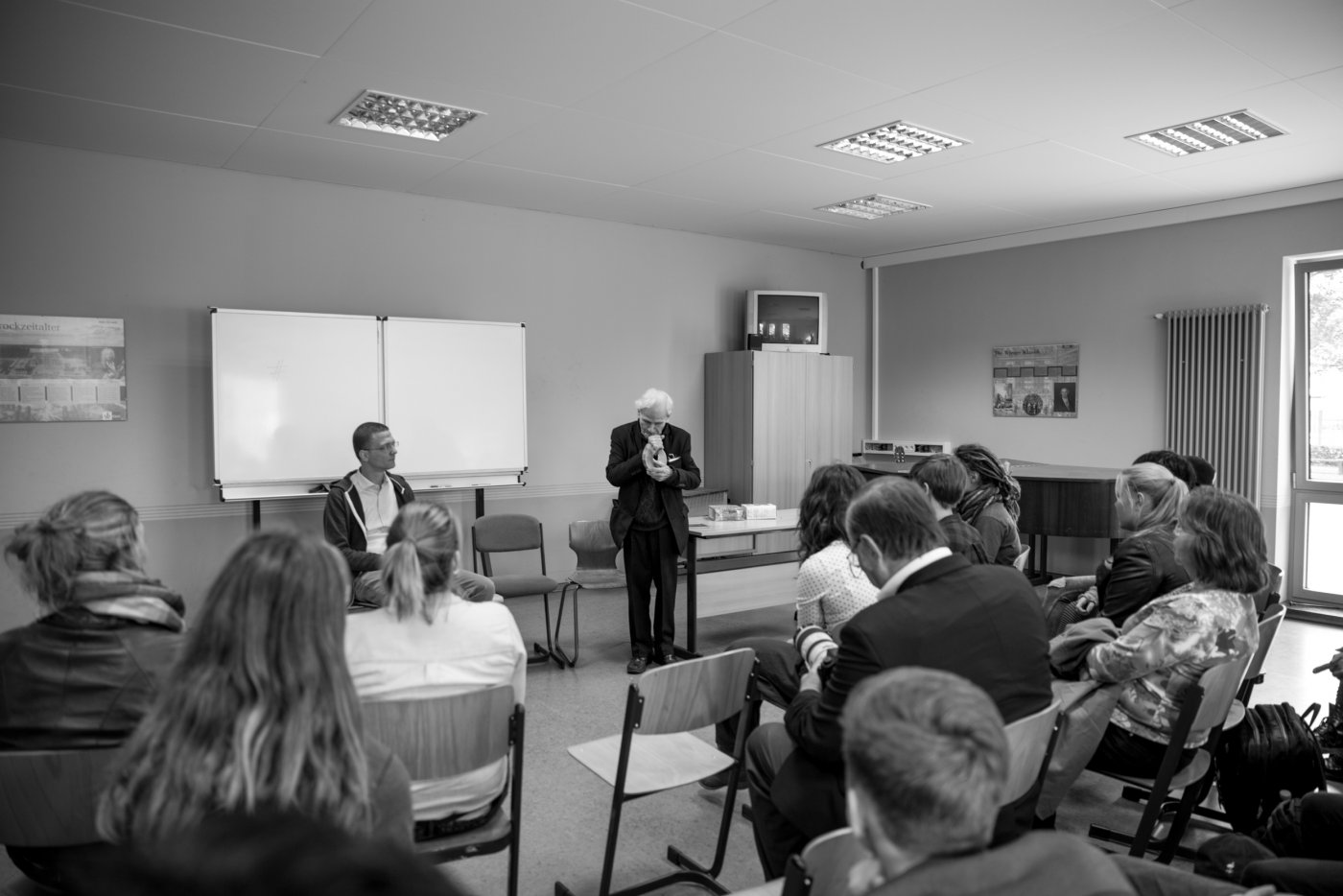 William Wolff mit Schulklasse